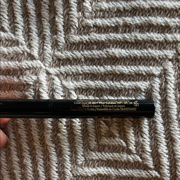 SET Stila Waterproof Eye Liner &Huge Extreme Lash Mascara - Picture 4 of 7